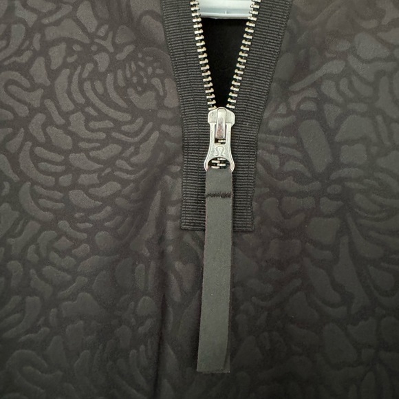 LULULEMON 🍋- Long Sleeved Top - Picture 3 of 15